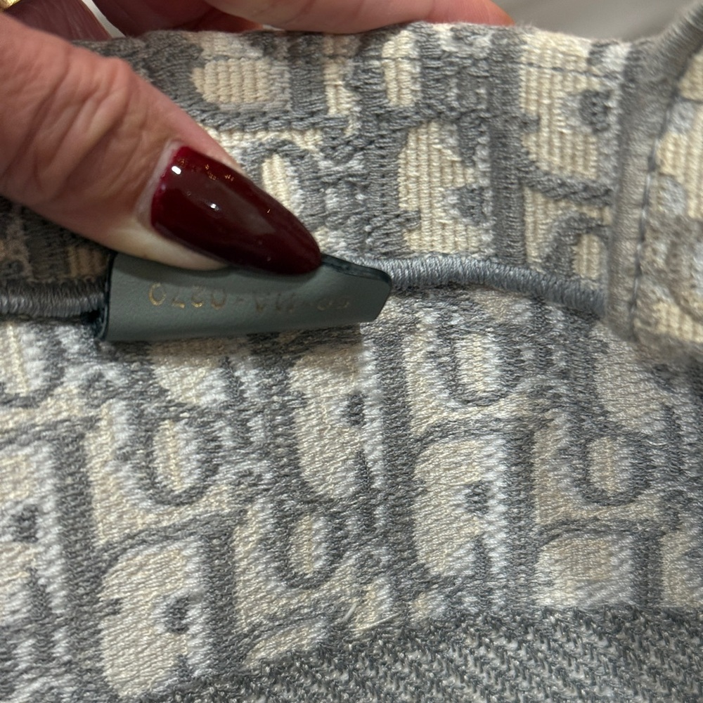 Dior Gray and White Tote Bag - Picture 7 of 11